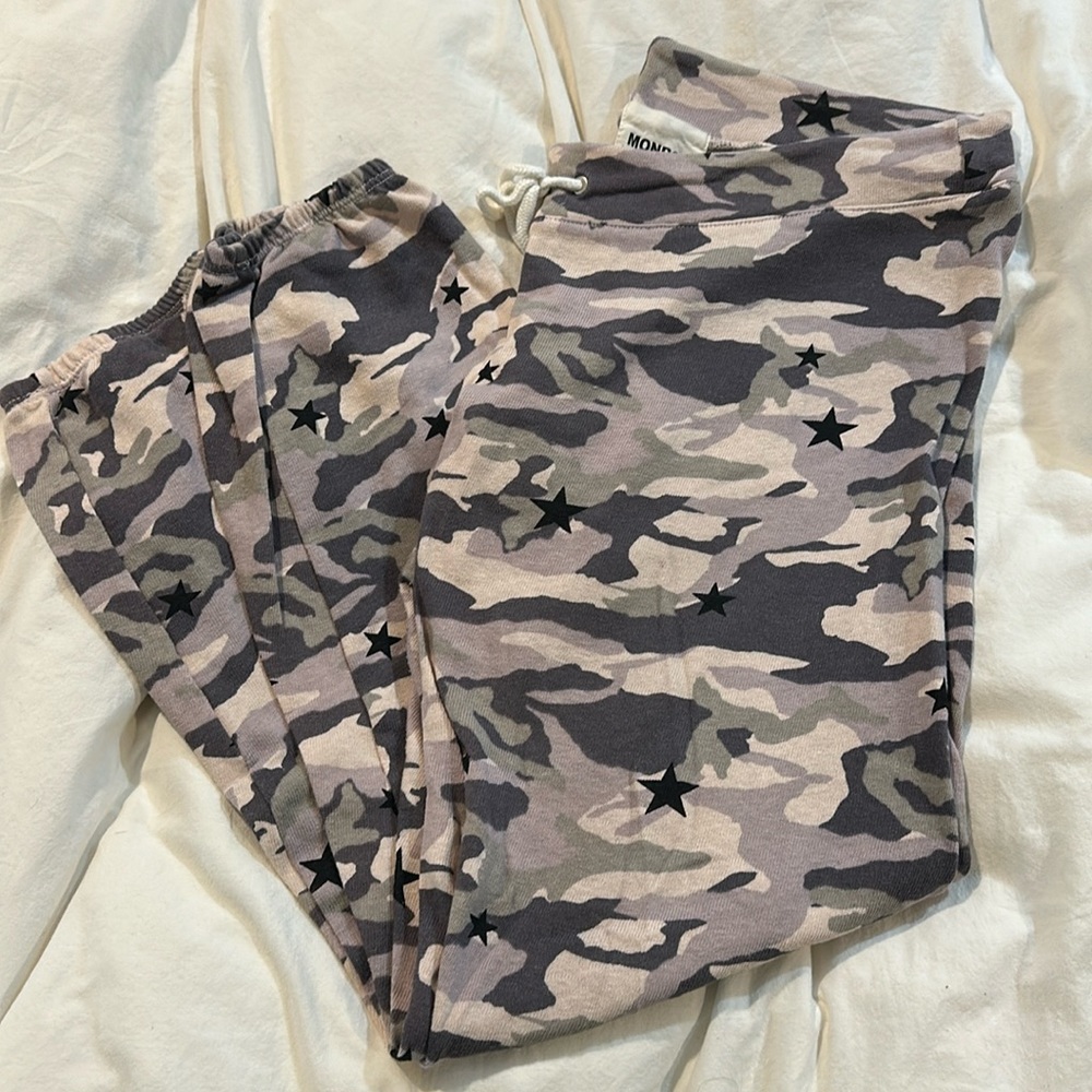 Monrow Star Camo Cropped Jogger M